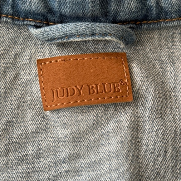 Judy Blue Distressed Denim Jacket Size Medium - Picture 7 of 9